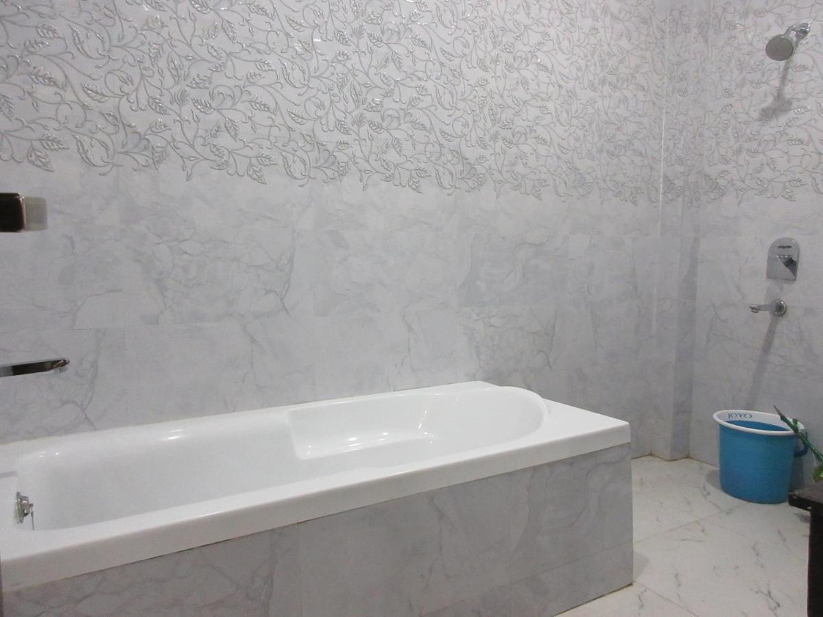 Riya Palace Агра Екстериор снимка