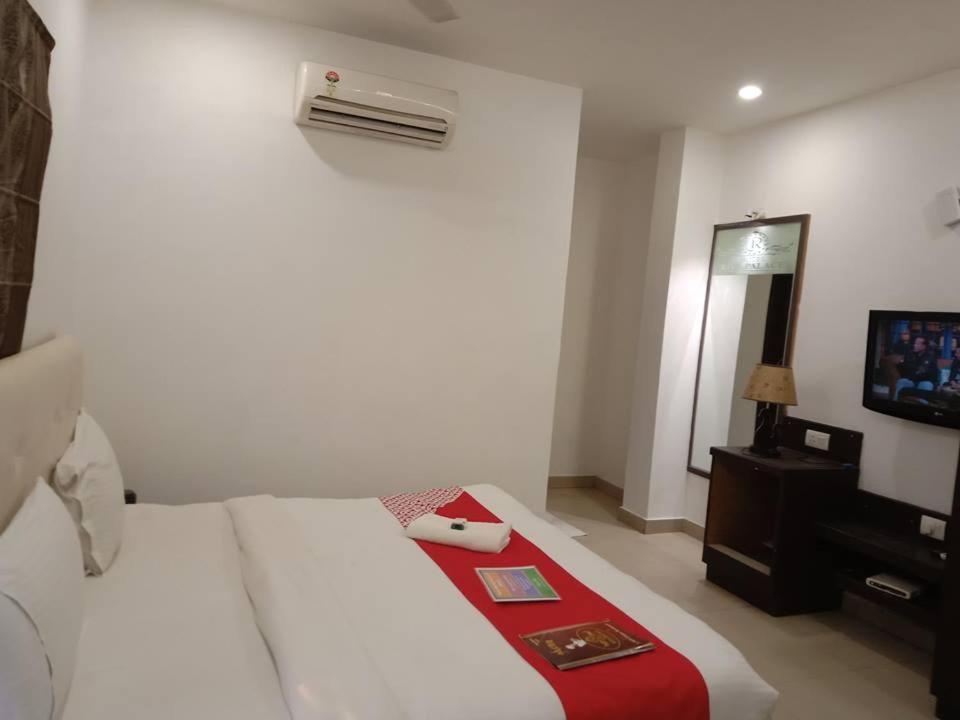 Riya Palace Агра Екстериор снимка