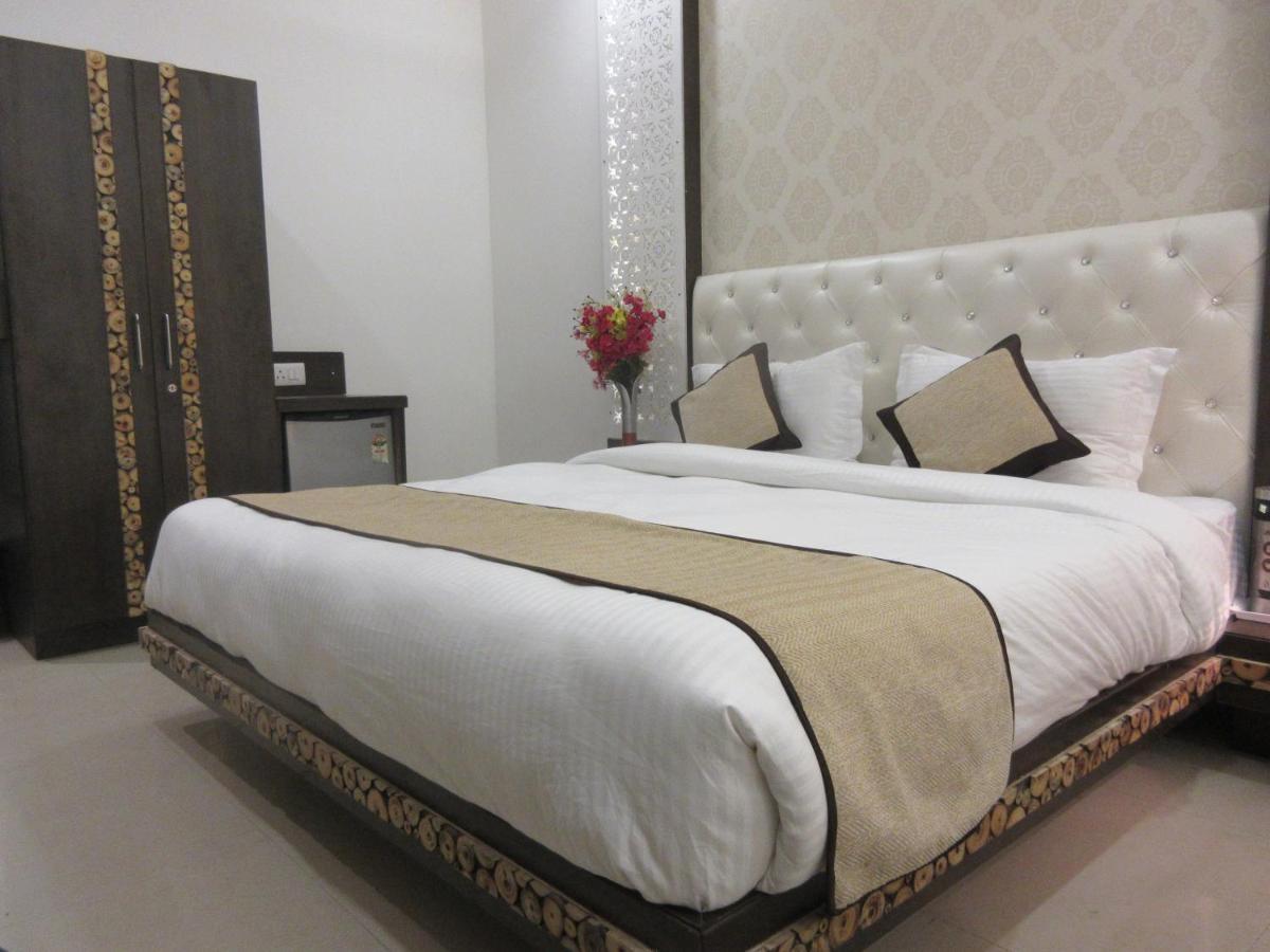 Riya Palace Агра Екстериор снимка