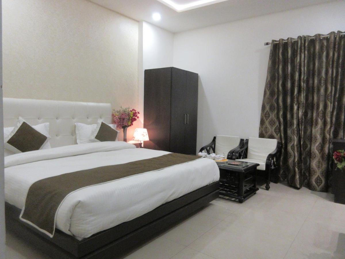 Riya Palace Агра Екстериор снимка
