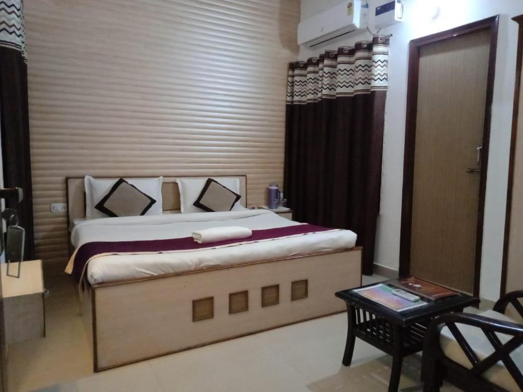 Riya Palace Агра Екстериор снимка